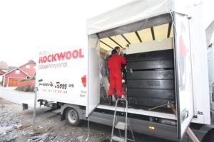 Fanevik etterisolering - godkjent blåseentreprenør.