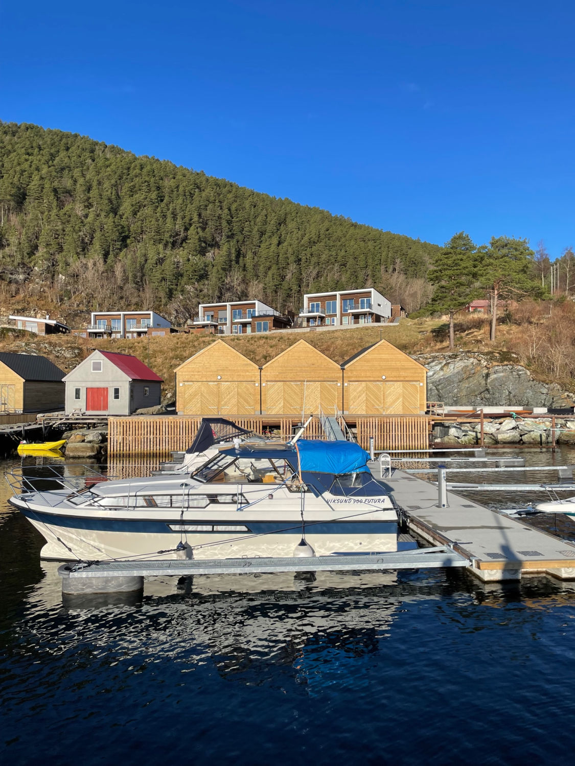 Naust og båtplass i Instetunet - fanevik.no