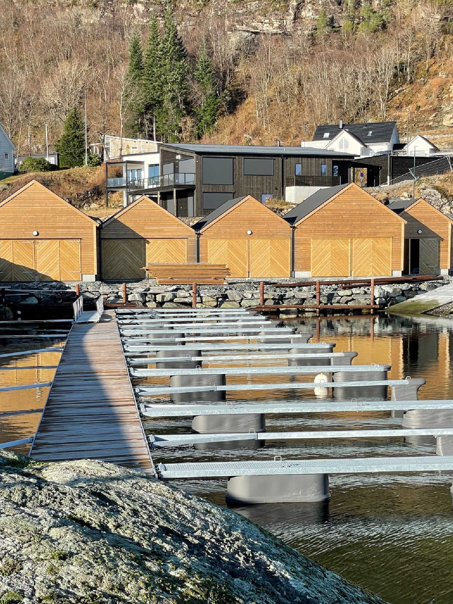 Naust og båtplass i Instetunet - fanevik.no